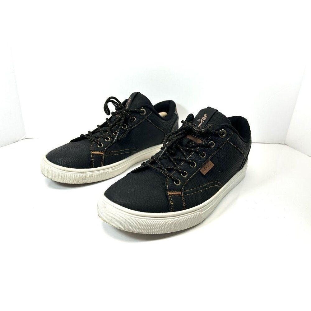 Levi's Black Low-Top Lace-Up Sneakers with White Soles